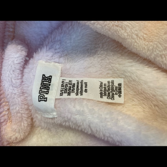 Victoria’s Secret Pink plush bathrobe in tie dye - Picture 7 of 9